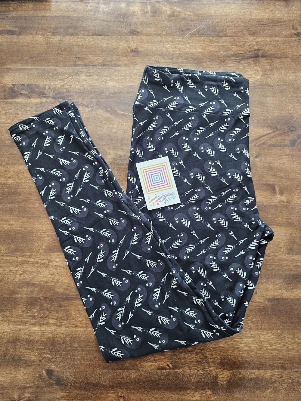 LuLaRoe Womens TC Black Leggings with White Leaf Print